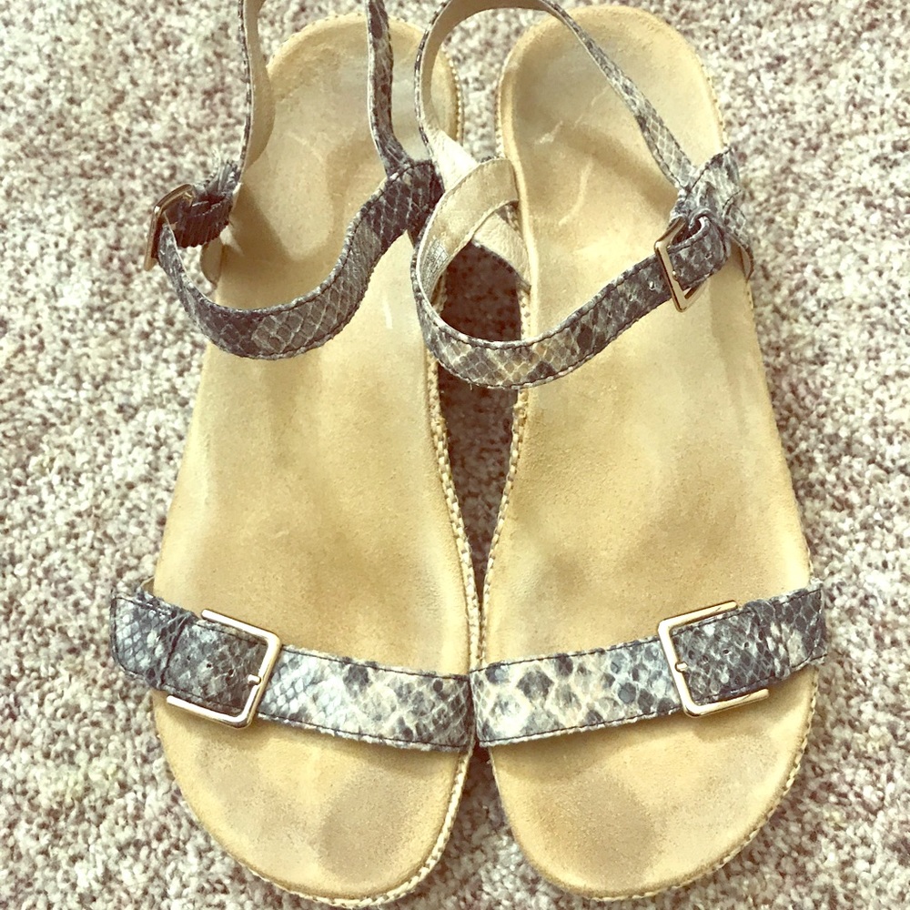 Vionic wedge sandal
